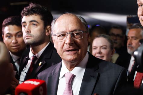 Ao vivo Alckmin anuncia novos nomes para o governo de transição