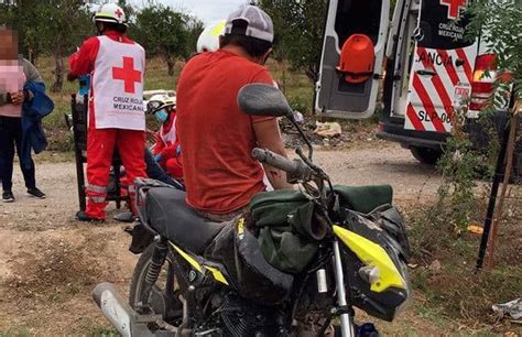 Pareja Resulta Herida Al Caer En Moto