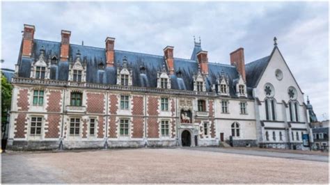 Château de Blois: the beautiful French palace where Joan of Arc was ...