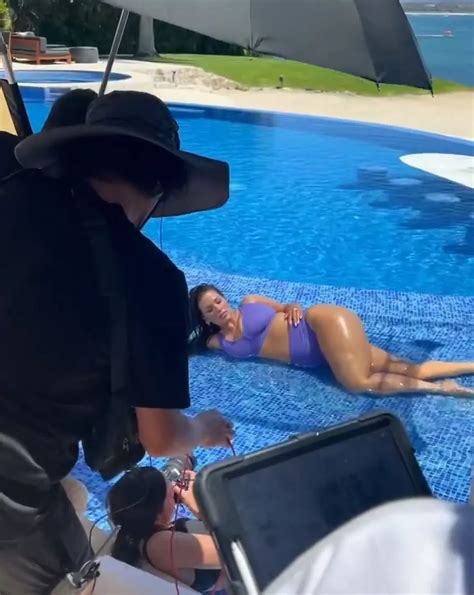 Ashley Graham Stuns In A Lavender Bikini Just One Year After Giving Birth To Twins The Mirror