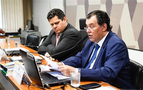 Senado aprova reforma tributária novo imposto sobre o petróleo