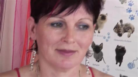 Une MILF Se Masturbe Avec Un Gode Et Baise Un Mec Brutalement XHamster