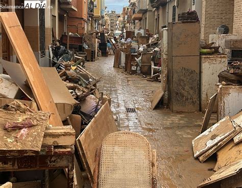 Salmantinos en el lodo de la catástrofe en Valencia Los túneles y