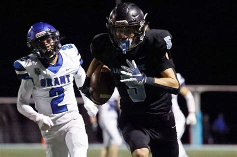 Lakeridge Tops Grant In Oregon High School Football Playoffs