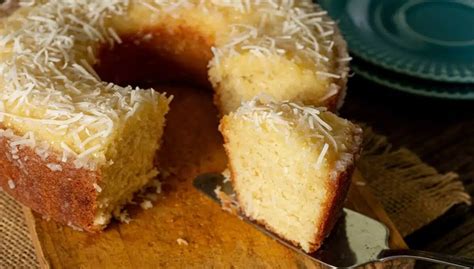 Bolo De Coco Caramelizado Ideal Para O Lanche Da Tarde Ou Caf Da Manh