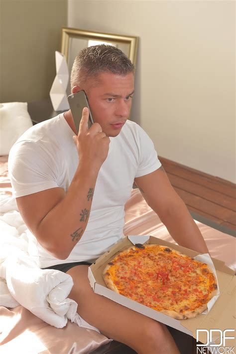 Pizza Delivery Girl Kiki Cyrus Blows Off A Blonde Guy And Takes A