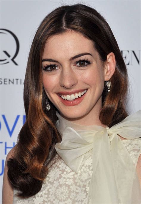 Anne Hathaway: Anne Hathaway Hairstyles