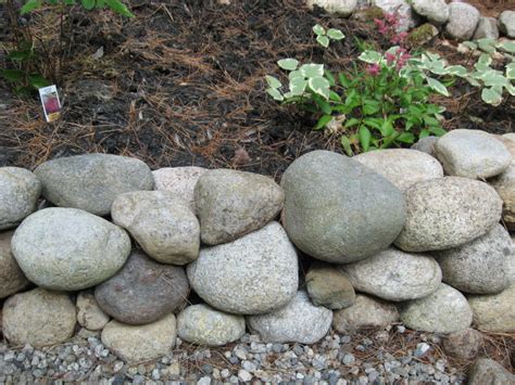 Landscaping with Stone Borders | HubPages