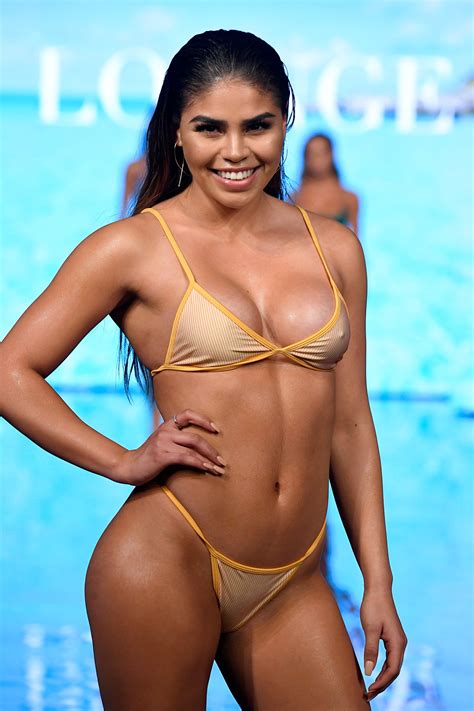 90 Day Fiance Fernanda Flores Makes Runway Model Debut In Touch Weekly