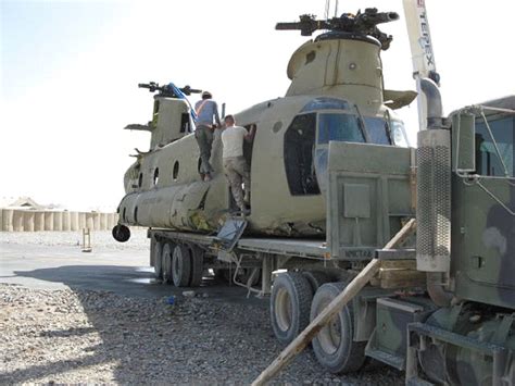 Boeing CH-47F Chinook helicopter 08-08042.