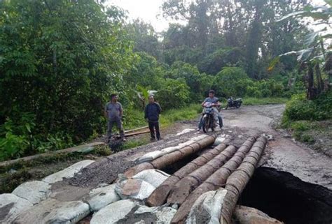 Jalan Nasional Di Nias Selatan Putus Akibat Longsor Lalu Lintas