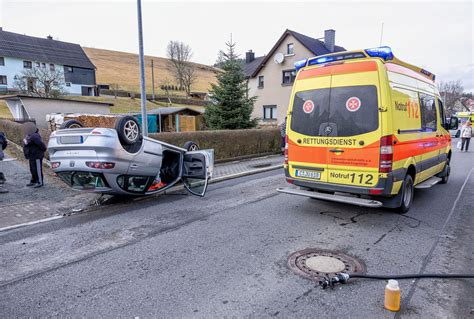 Großeinsatz Für Rettungskräfte Pkw überschlägt Sich Im Erzgebirge