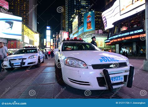 Two NYPD Police Officers At Helicopter Landing Editorial Photo ...