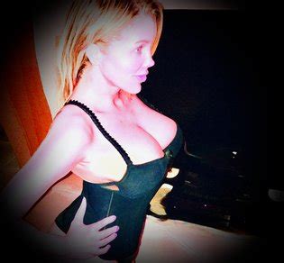 Exhibe Blonde Luscious Hentai Manga Porn