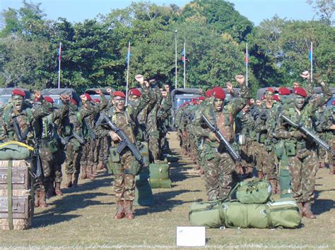 Força da Brigada de Infantaria Para quedista conquista certificação no