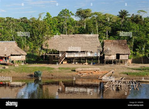 Amazonas tribes hi-res stock photography and images - Alamy