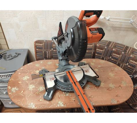 Торцовочная пила с протяжкой Black&Decker BES710 - выгодная цена ...