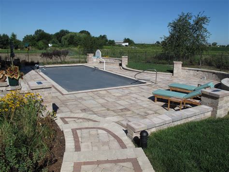 Rectangle Pool with Automatic Cover in Frankfort, IL