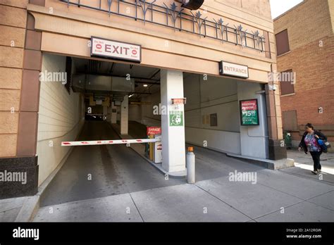 entrance and exit of mutli storey parking garage city parking chicago ...