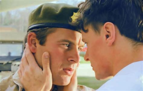 Peut on être militaire et gay de nos jours