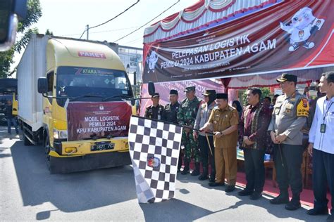 Distribusikan Logistik Pemilu Ke Kecamatan Di Agam Berapa Mobil Yang