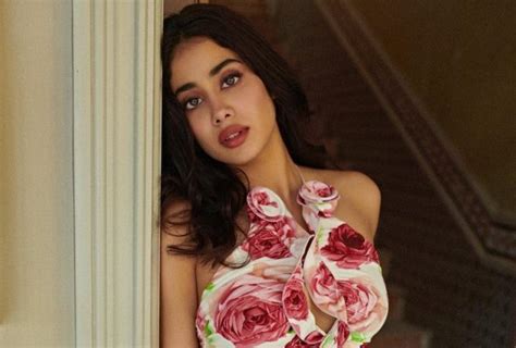 Janhvi Kapoor Looks Stunning In Pink Steals The Show