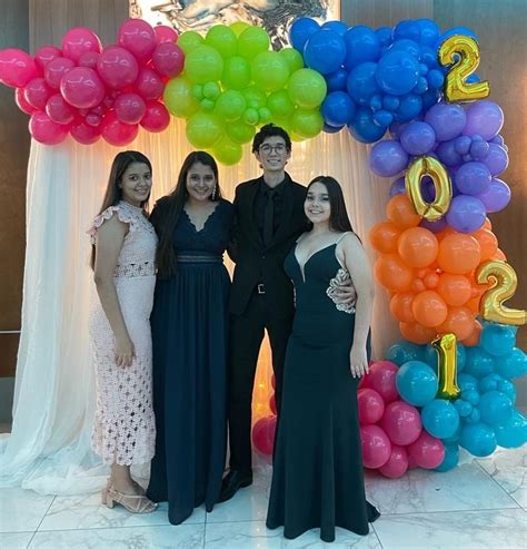 Gala De Graduaci N De La Saint Peter S Academy Eldiario Hn