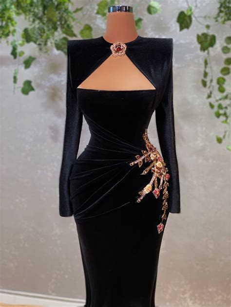 Black Velvet Dress | Fashion dresses, Glam dresses, Stunning dresses