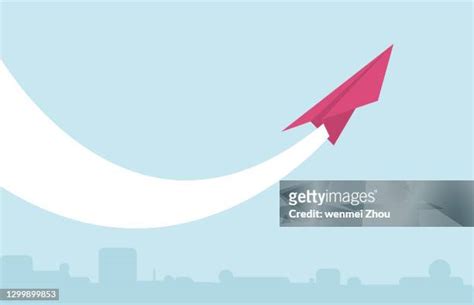 Paper Airplane Animation Photos and Premium High Res Pictures - Getty ...