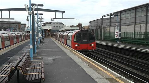 Jubilee Line Ts Arriving At Neasden Tube Station On Youtube