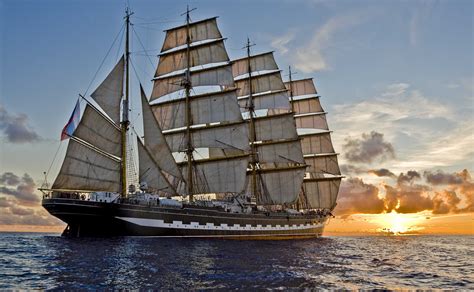 Old Wooden Sailing Ships They Are Beautiful Sailing Sailing Ships Boat