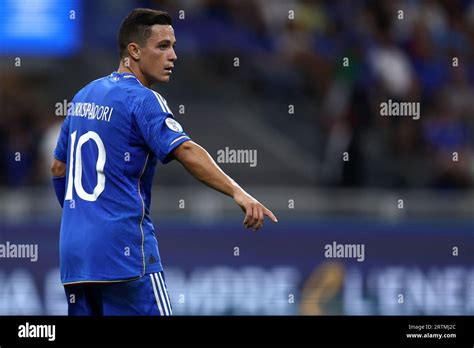 Giacomo Raspadori De Italia Hace Gestos Durante El Partido De