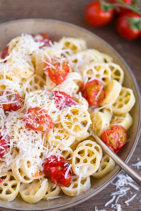 Creamy Pasta With Roasted Cherry Tomatoes • Electric Blue Food