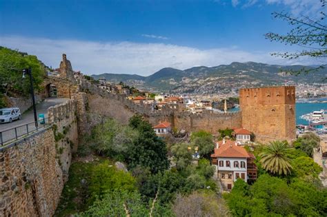 Castillo histórico e indispensable para las vacaciones de verano alanya