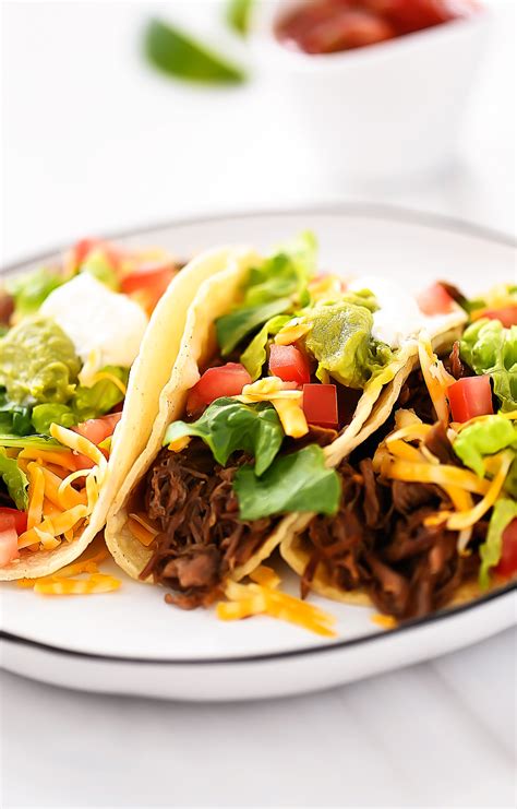 Tacos De Carne Deshebrada En Cazuela De Barro