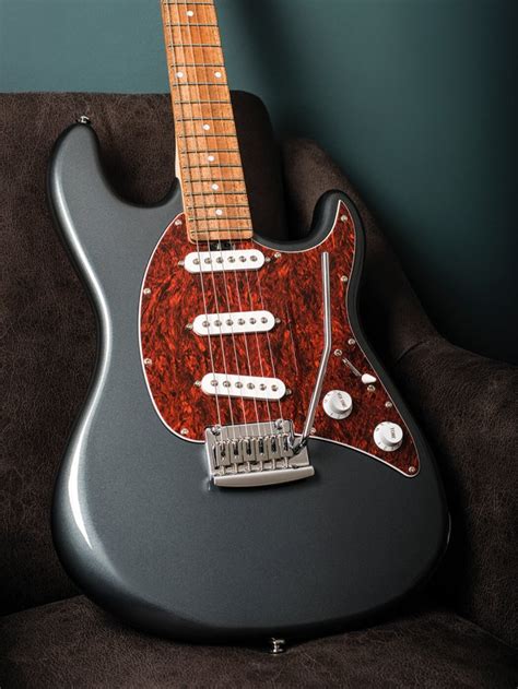 Review Sterling By Music Man Cutlass Sss Hss