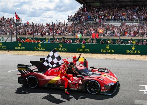 Ferrari Volta Ao Topo E Conquista A Vit Ria Hist Rica Nas Horas De