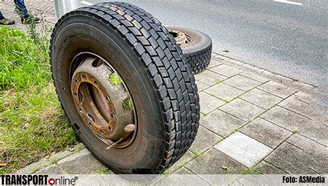 Transport Online Wielen Lopen Van Oplegger Op N272 Foto S