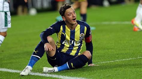 Kadro dışı bırakılan Mesut Özil için Ali Koç tan açıklama Affedilecek