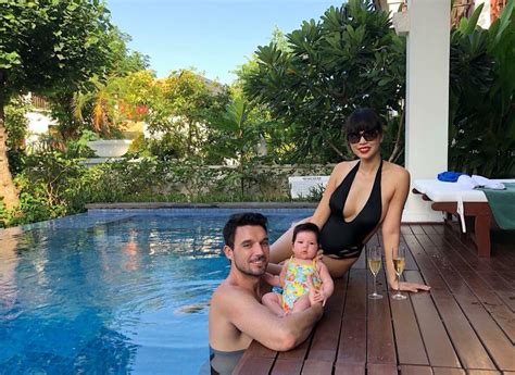 Siêu mẫu Hà Anh diện bikini khoe dáng nuột nà hơn 1 tháng sau sinh VTV VN