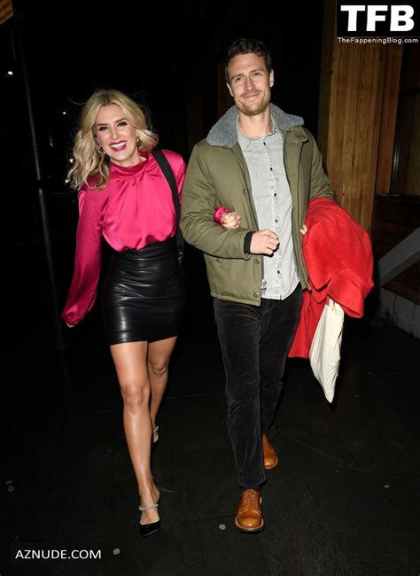 Sarah Jayne Dunn Sexy Seen Flaunting Her Hot Body At The Ivy Restaurant In Manchester Aznude