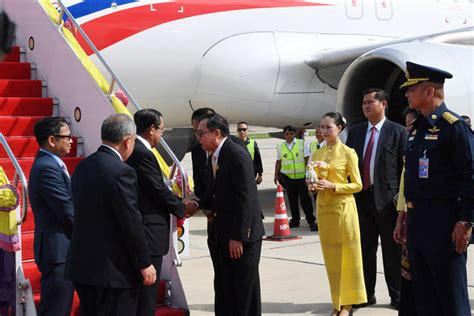 Le PM cambodgien arrive à Bangkok pour le 34e Sommet de l ASEAN