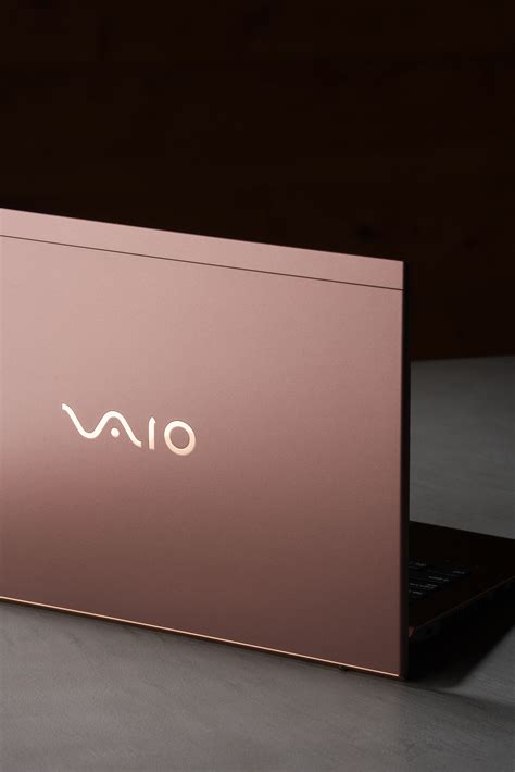 あらゆるシーンに美しい仕事道具を剛と美を備えるVAIO SX14 WIRED jp