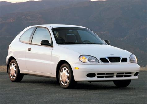 2002 Daewoo Lanos Specs, Safety Rating & MPG - CarsDirect