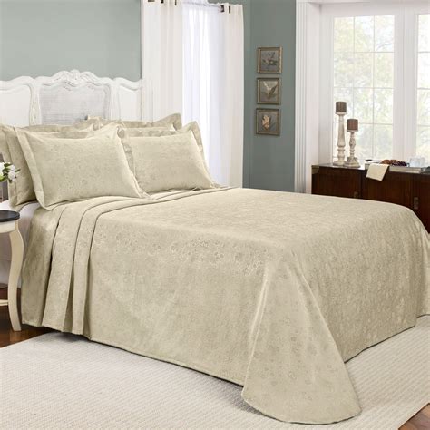 Claire Floral Matelasse Bedspread Bedding