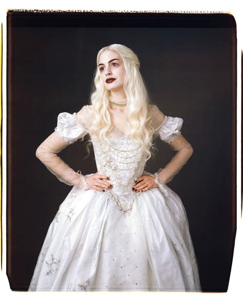 Anne Hathaway As The White Witch In Alice In Wonderland White Queen Costume Queen Halloween