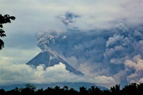 Extremly beautiful and dangerous volcanic eruptions (18 pictures ...