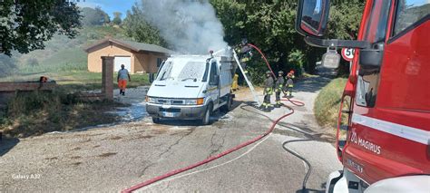 Prende Fuoco Il Camion Dei Rifiuti