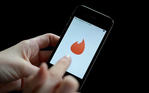 Tinder: Men Swipe Right 3 Times as Much as Women | TIME