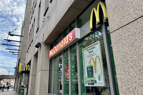 Centhof Eigentümer suchen Nachmieter McDonalds schließt Filiale in